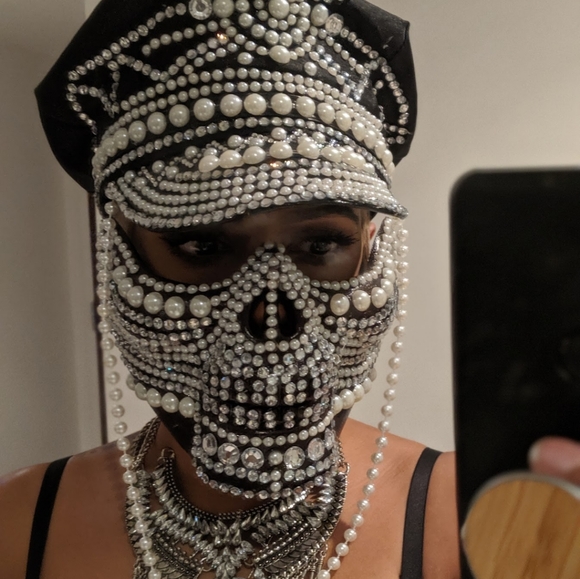 NEW Large Silver Embellished Halloween Face Mask - Picture 9 of 10